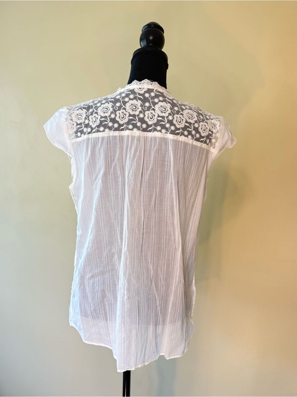 Eddie Bauer Women's XL Ivory Cotton Lace Blouse Pintuck Cap Sleeve Button Down - Picture 3 of 12
